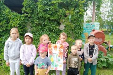 Конкурсно-игровая программа "Волшебная страна детства"