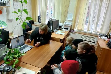 Показ видеоролика «Экстремизм, терроризм – это зло против человечества»