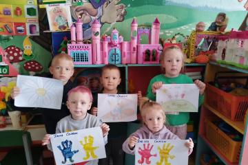 Беседа и показ видеоролика «Всё начинается с семьи»