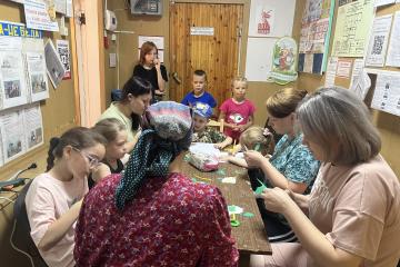 Изготовление резинки-ромашки ко дню семьи, любви и верности.