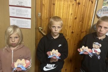 Акция «Открытка для бабушек и дедушек»